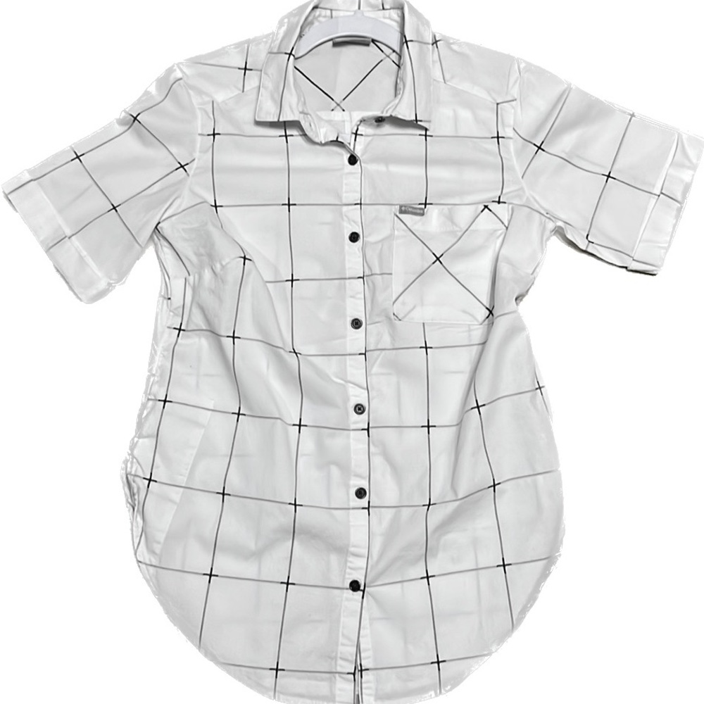 Like New Women’s Columbia White Plaid Buttoned Short-Sleeved Shirt